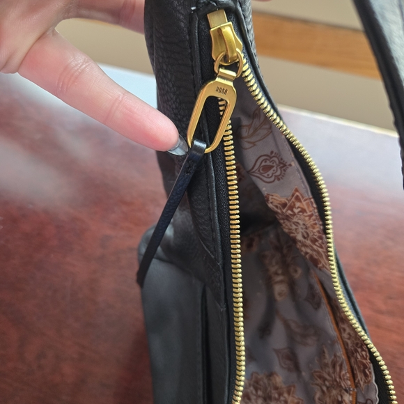 HOBO Black Pebbled Leather Shoulder Bag / HoboCondition: Excellent Pre-owned - Picture 15 of 16